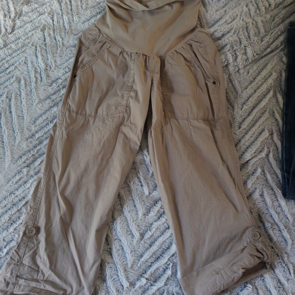 Motherhood Maternity Capris